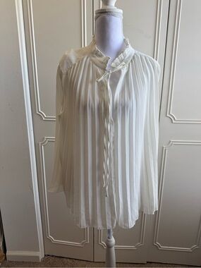 H&M Women's Cream Pleated Tie-Neck Sleeveless Blouse